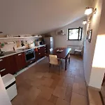 Nice, Cosy With Shared Outdoor Pool *