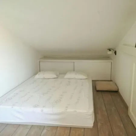 Nice, Cosy With Shared Outdoor Pool * Banjole